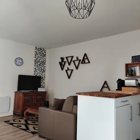 Hébergement de vacances Maison Avec Piscine Au Calme A 2 Pas De Bordeaux